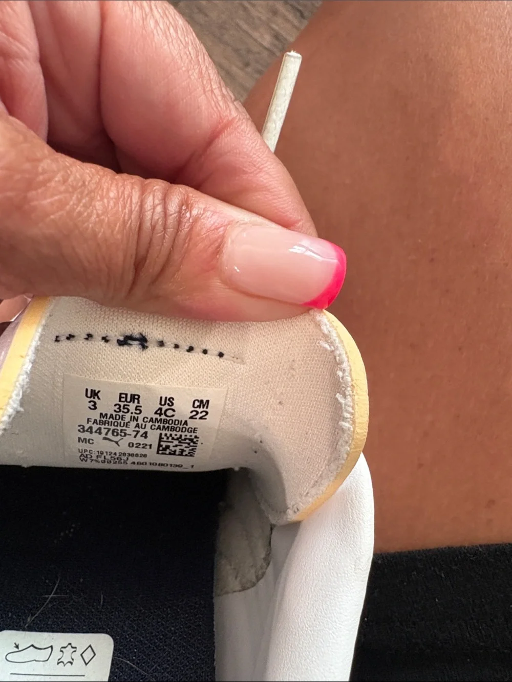 Puma Kids White/Navy Sneakers and Gold Logo
